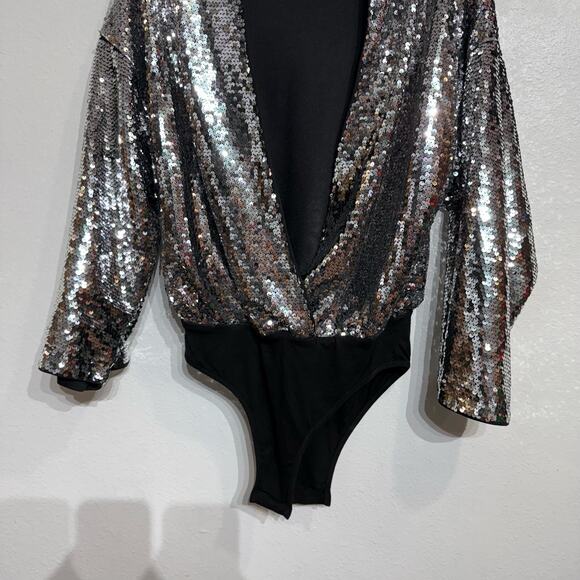 Silver Sequin Deep Plunging Bodysuit Sz XL - Picture 4 of 10